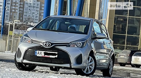 Toyota Yaris 2016  випуску Львів з двигуном 1.5 л бензин хэтчбек автомат за 10500 долл. 