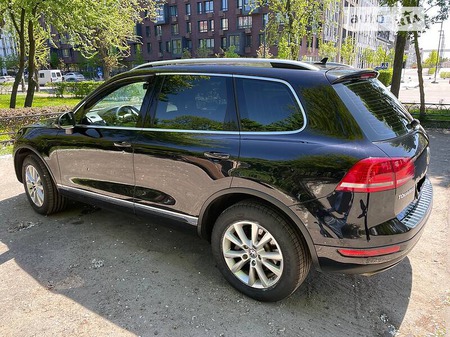 Volkswagen Touareg 2013  випуску Київ з двигуном 4.2 л дизель позашляховик автомат за 34500 долл. 