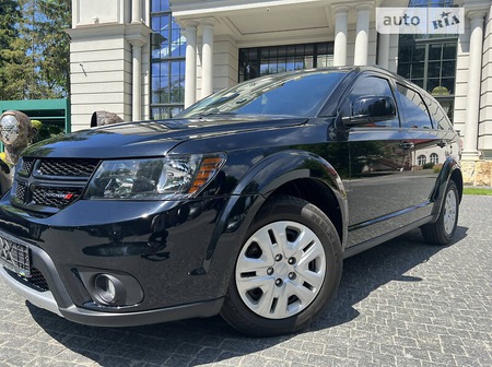 Dodge Journey 2019  випуску Львів з двигуном 2.5 л бензин позашляховик автомат за 15350 долл. 