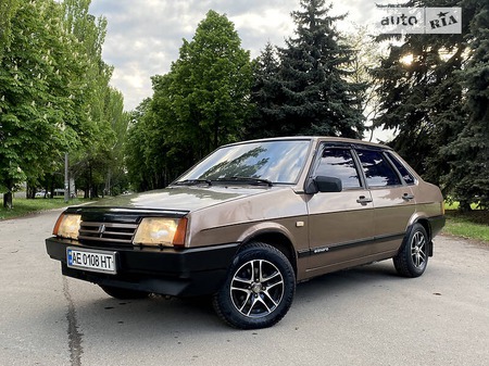 Lada 21099 1998  випуску Дніпро з двигуном 1.5 л  седан механіка за 1800 долл. 