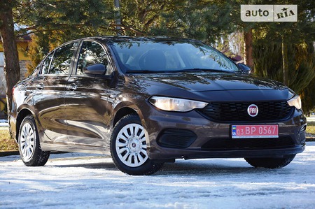 Fiat Tipo 2018  випуску Львів з двигуном 1.4 л  седан механіка за 9299 долл. 