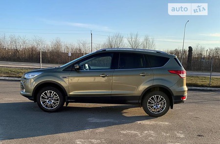 Ford Kuga 2013  випуску Київ з двигуном 0 л бензин позашляховик автомат за 13200 долл. 