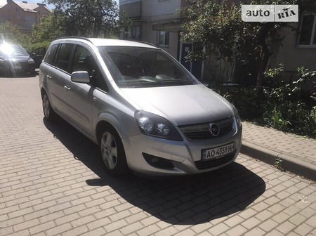 Opel Zafira Tourer 2011  випуску Ужгород з двигуном 1.7 л дизель мінівен механіка за 6000 долл. 