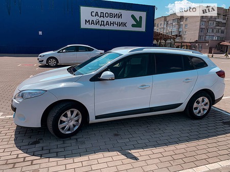 Renault Megane 2010  випуску Хмельницький з двигуном 0 л дизель універсал автомат за 6999 долл. 