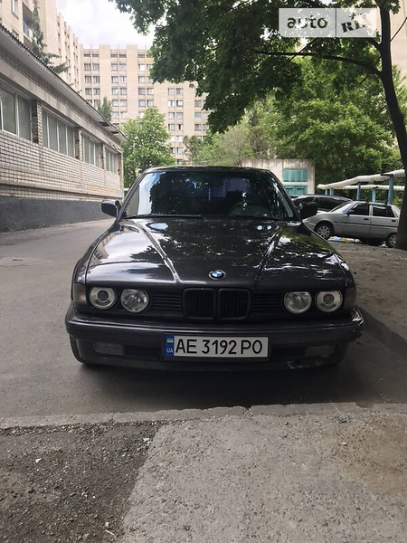 BMW 730 1992  випуску Дніпро з двигуном 3 л бензин седан автомат за 3500 долл. 