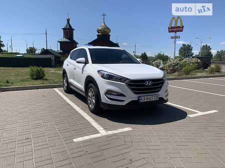 Hyundai Tucson 2018  випуску Київ з двигуном 2 л бензин позашляховик автомат за 18400 долл. 