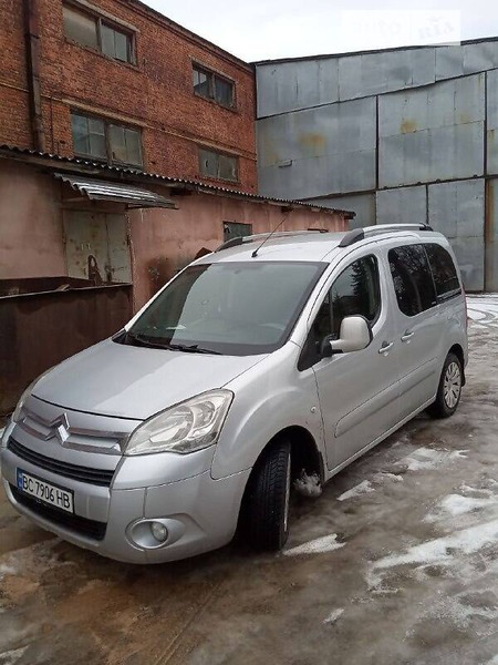 Citroen Berlingo 2012  випуску Львів з двигуном 0 л дизель мінівен механіка за 7600 долл. 