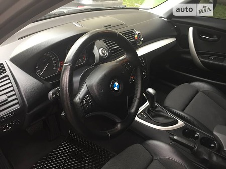 BMW 120 2011  випуску Львів з двигуном 2 л бензин седан автомат за 9000 долл. 