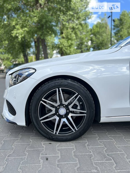 Mercedes-Benz C 300 2016  випуску Хмельницький з двигуном 2 л бензин седан автомат за 26500 долл. 