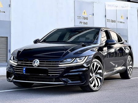 Volkswagen Arteon 2018  випуску Київ з двигуном 2 л бензин седан автомат за 32900 долл. 