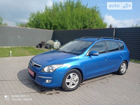 Hyundai i30 2009  випуску Рівне з двигуном 1.6 л дизель універсал механіка за 5999 долл. 