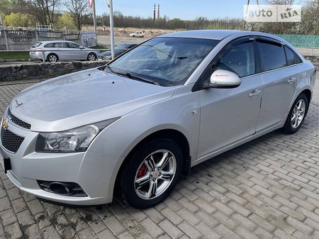 Chevrolet Cruze 2011  випуску Житомир з двигуном 1.8 л бензин седан механіка за 7400 долл. 