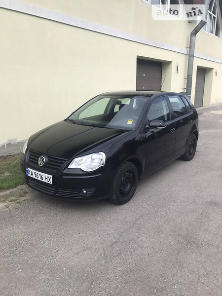 Volkswagen Polo 2006  випуску Київ з двигуном 1.4 л бензин хэтчбек механіка за 5500 долл. 