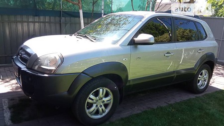 Hyundai Tucson 2007  випуску Київ з двигуном 0 л  універсал  за 7000 долл. 