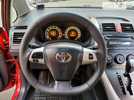 Toyota Auris 2011  випуску Вінниця з двигуном 0 л  хэтчбек  за 9600 долл. 