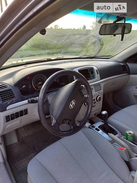 Hyundai Sonata 2005  випуску Хмельницький з двигуном 2.4 л бензин седан механіка за 5000 долл. 