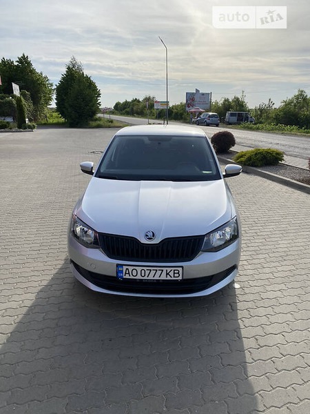 Skoda Fabia 2016  випуску Ужгород з двигуном 1.4 л дизель хэтчбек механіка за 8800 долл. 