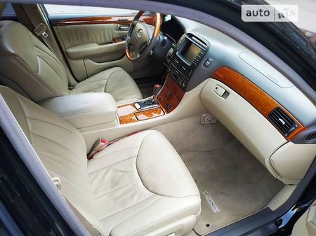 Lexus LS 430 2006  випуску Луцьк з двигуном 4.3 л бензин седан автомат за 13700 долл. 