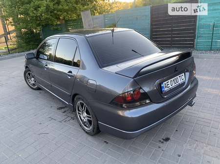 Mitsubishi Lancer 2006  випуску Дніпро з двигуном 1.6 л  седан механіка за 6500 долл. 