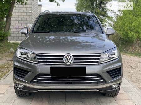 Volkswagen Touareg 2012  випуску Київ з двигуном 3.6 л бензин позашляховик автомат за 17499 долл. 