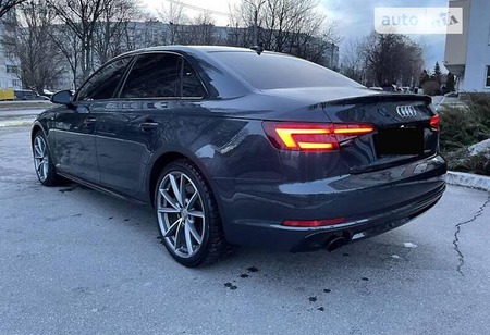 Audi A4 Limousine 2017  випуску Львів з двигуном 2 л бензин седан автомат за 26600 долл. 