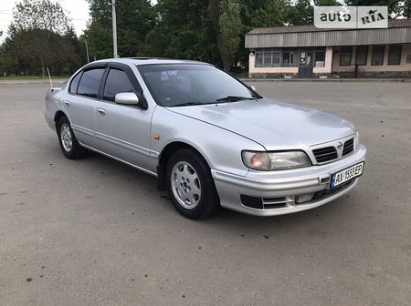 Nissan Maxima 1998  випуску Харків з двигуном 2 л  седан механіка за 3000 долл. 