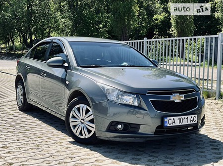 Chevrolet Cruze 2011  випуску Черкаси з двигуном 1.8 л  седан механіка за 6999 долл. 