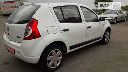 Dacia Sandero 2009  випуску Полтава з двигуном 1.4 л бензин хэтчбек механіка за 4400 долл. 