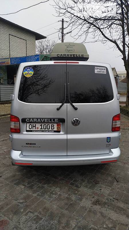 Volkswagen Caravelle 2013  випуску Донецьк з двигуном 2 л дизель мінівен автомат за 17500 долл. 