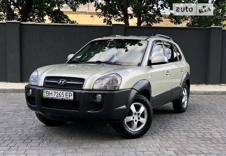 Hyundai Tucson 2007  випуску Одеса з двигуном 2 л бензин позашляховик механіка за 6800 долл. 