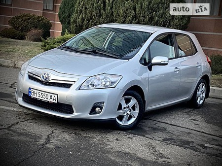 Toyota Auris 2011  випуску Одеса з двигуном 1.8 л бензин хэтчбек автомат за 9999 долл. 
