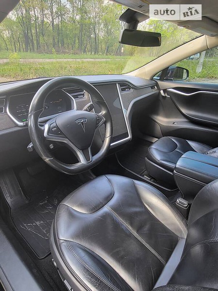 Tesla S 2014  випуску Рівне з двигуном 0 л електро седан автомат за 29300 долл. 