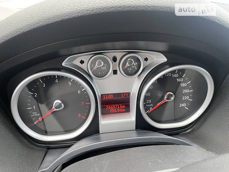 Ford Kuga 2010  випуску Київ з двигуном 2.5 л бензин позашляховик автомат за 256055 грн. 
