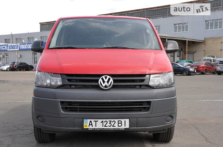 Volkswagen Transporter 2012  випуску Київ з двигуном 2 л дизель мінівен механіка за 14500 долл. 