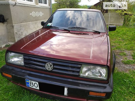 Volkswagen Jetta 1991  випуску Тернопіль з двигуном 1.6 л бензин седан механіка за 1800 долл. 