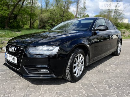 Audi A4 Limousine 2012  випуску Львів з двигуном 0 л дизель седан механіка за 11900 долл. 