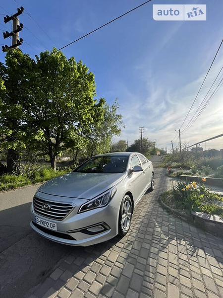 Hyundai Sonata 2015  випуску Одеса з двигуном 2 л газ седан автомат за 8500 долл. 