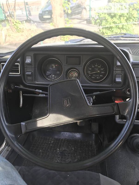 Lada 2105 1982  випуску Львів з двигуном 0 л  седан механіка за 700 долл. 