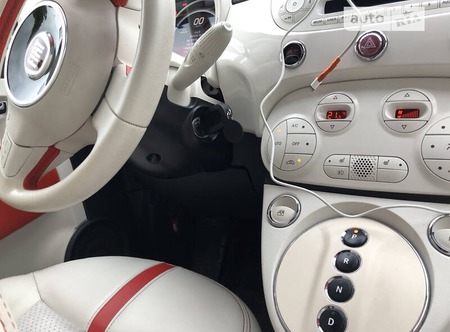 Fiat 500 2014  випуску Житомир з двигуном 0 л електро хэтчбек  за 12000 долл. 