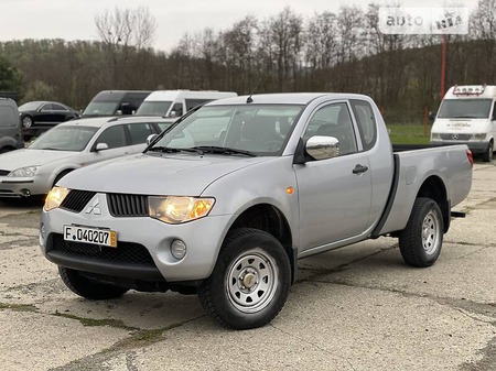 Mitsubishi L 200 2010  випуску Ужгород з двигуном 2.5 л дизель позашляховик механіка за 9500 долл. 