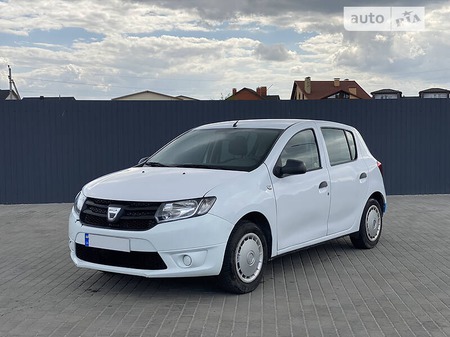 Dacia Sandero 2014  випуску Київ з двигуном 1.4 л  хэтчбек механіка за 3990 долл. 