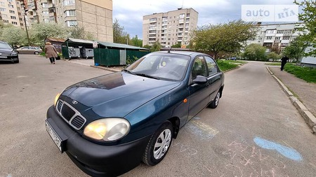 Daewoo Lanos 2003  випуску Луцьк з двигуном 1.5 л бензин седан механіка за 1650 долл. 