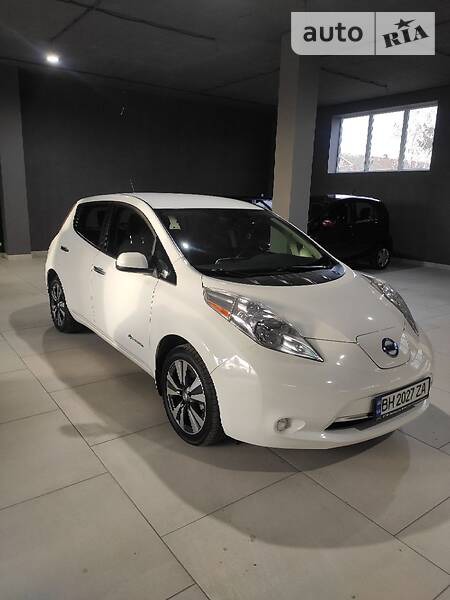 Nissan Leaf 2014  випуску Одеса з двигуном 0 л електро хэтчбек автомат за 10900 долл. 