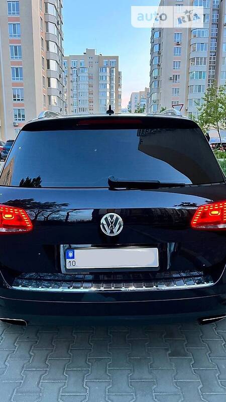 Volkswagen Touareg 2012  випуску Київ з двигуном 3 л дизель позашляховик автомат за 25300 долл. 