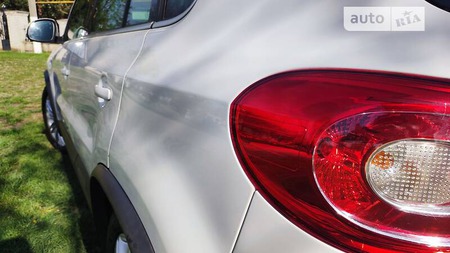 Volkswagen Tiguan 2011  випуску Чернівці з двигуном 2 л  позашляховик  за 13500 долл. 