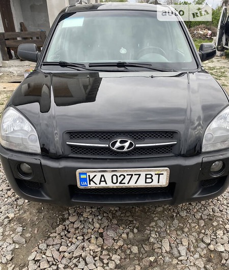 Hyundai Tucson 2005  випуску Київ з двигуном 2 л дизель позашляховик автомат за 6000 долл. 