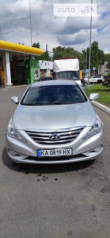 Hyundai Sonata 2014  випуску Київ з двигуном 0 л газ седан автомат за 6500 долл. 