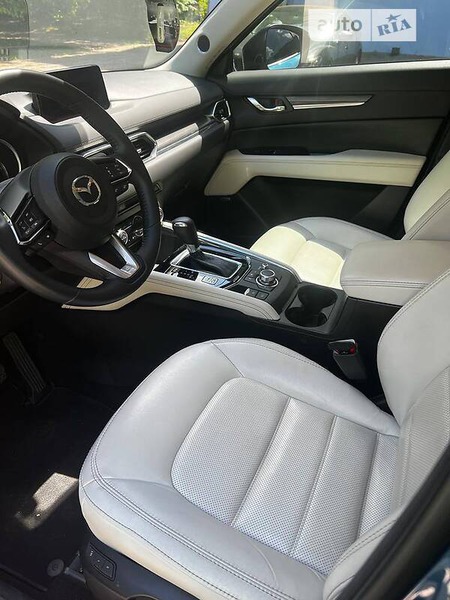Mazda CX-5 2018  випуску Запоріжжя з двигуном 2.5 л бензин позашляховик автомат за 23400 долл. 