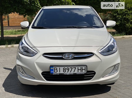 Hyundai Accent 2015  випуску Полтава з двигуном 1.4 л бензин седан автомат за 11900 долл. 
