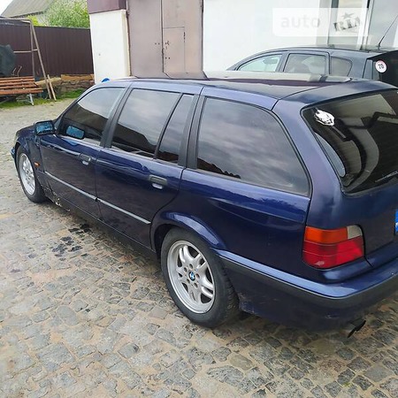 BMW 318 1997  випуску Житомир з двигуном 1.7 л дизель універсал механіка за 1100 долл. 